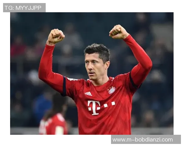 莱万重返德甲对决拜仁球迷怒斥忘恩负义情绪高涨 莱万重返德甲对决拜仁球迷怒斥忘恩负义情绪高涨